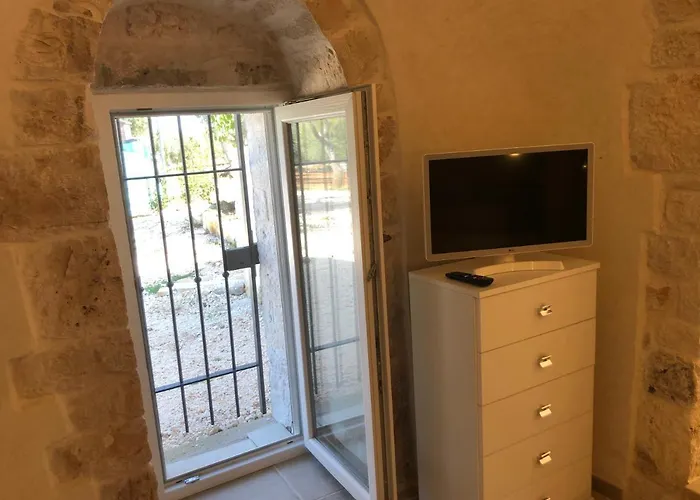 Trullo Dell\' Edera Con Piscina Privata