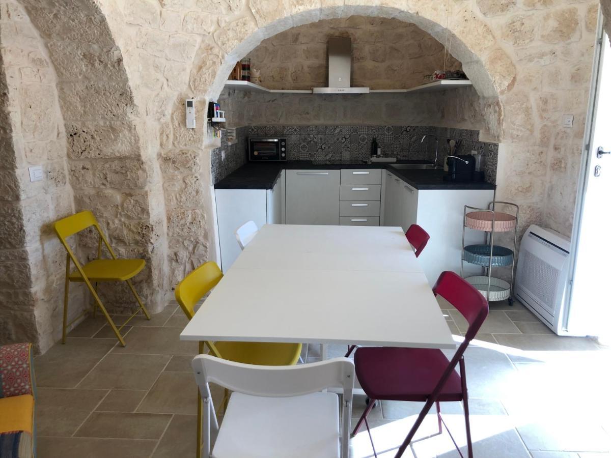 Trullo Dell' Edera Con Piscina Privata Apartment
