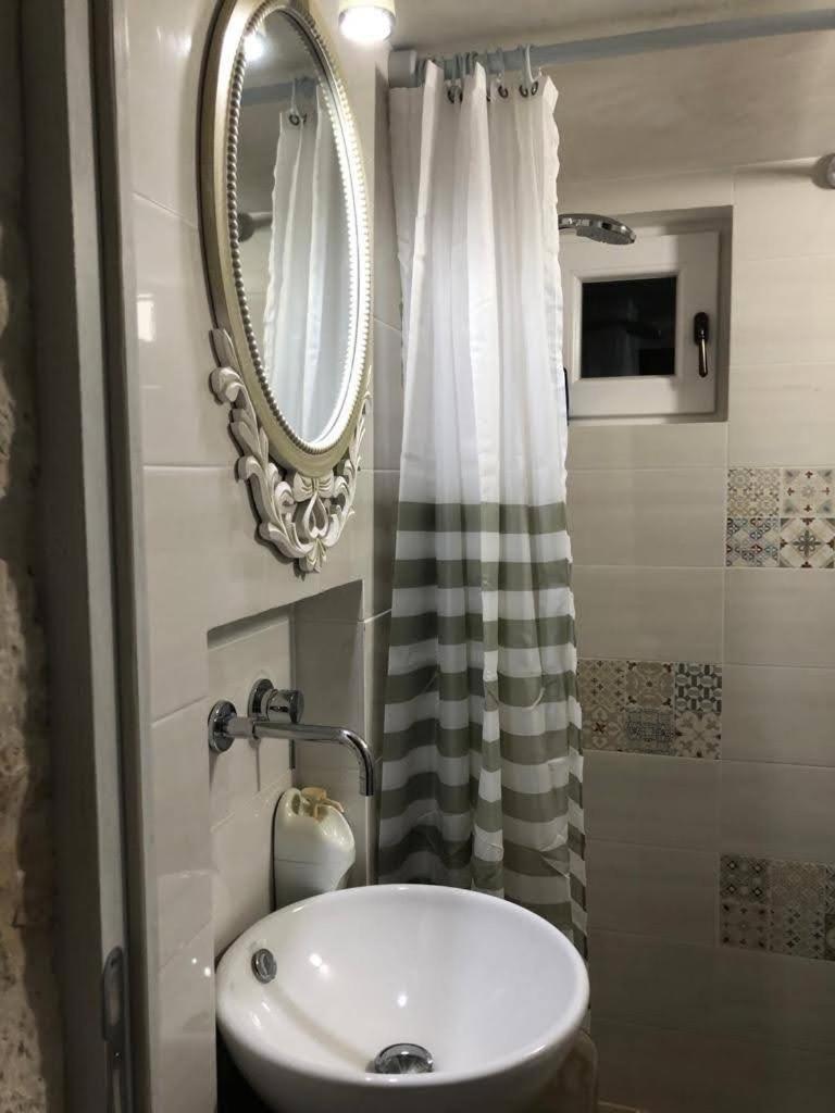 Trullo Dell' Edera Con Piscina Privata Apartment Alberobello